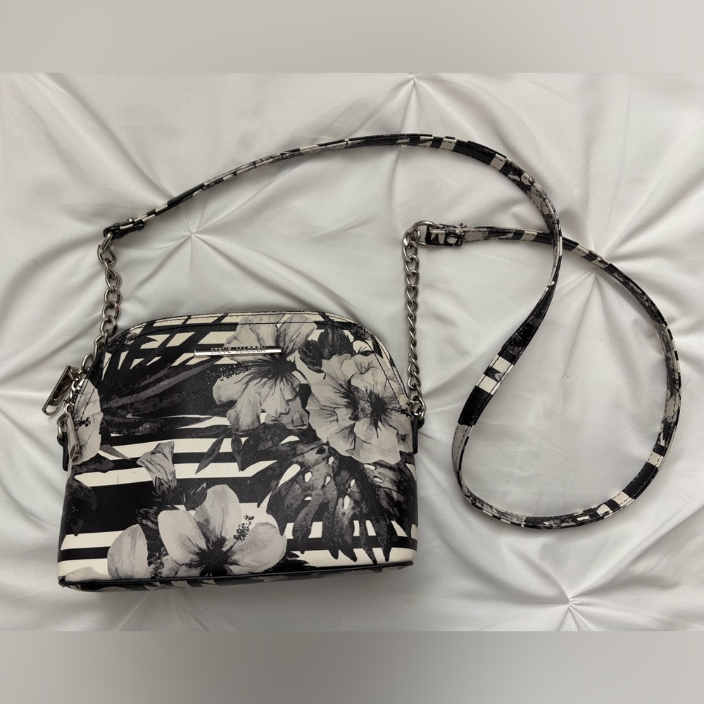 STEVE MADDEN Black & White Tropical Floral Crossbody Bag, VGUC